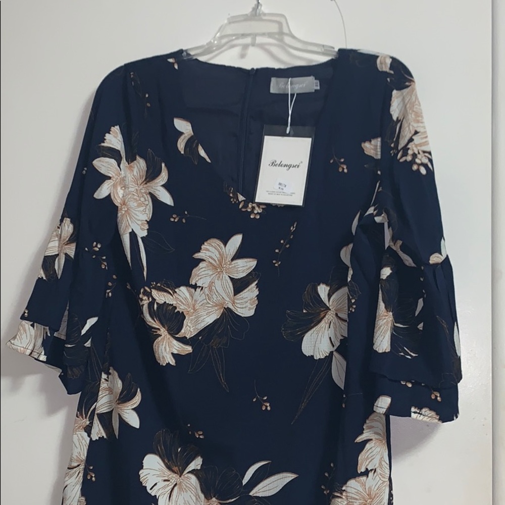 NWT belongsci flower dress - Picture 4 of 7